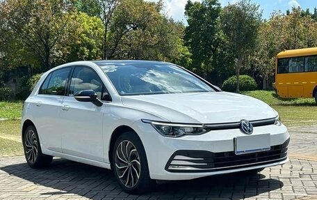 Volkswagen Golf VIII, 2023 год, 2 243 000 рублей, 3 фотография