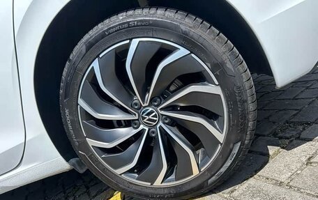 Volkswagen Golf VIII, 2023 год, 2 243 000 рублей, 16 фотография