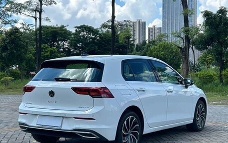 Volkswagen Golf VIII, 2023 год, 2 243 000 рублей, 14 фотография