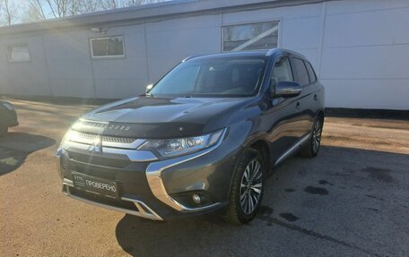 Mitsubishi Outlander III рестайлинг 3, 2021 год, 2 295 000 рублей, 1 фотография