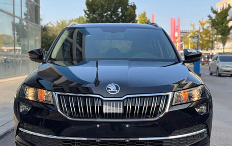 Skoda Karoq I, 2022 год, 1 840 000 рублей, 2 фотография