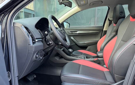 Skoda Karoq I, 2022 год, 1 840 000 рублей, 6 фотография