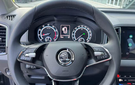 Skoda Karoq I, 2022 год, 1 840 000 рублей, 9 фотография