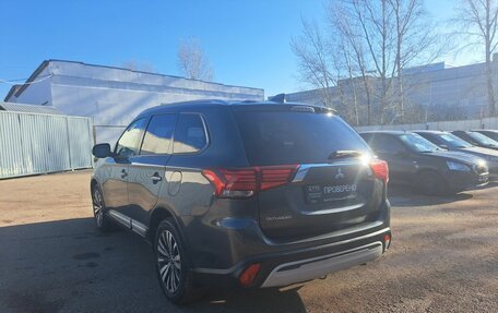 Mitsubishi Outlander III рестайлинг 3, 2021 год, 2 295 000 рублей, 7 фотография