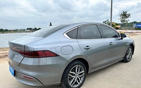 BYD Qin, 2022 год, 1 270 000 рублей, 5 фотография