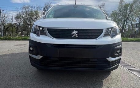 Peugeot Rifter I, 2020 год, 1 585 000 рублей, 2 фотография