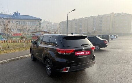 Toyota Highlander III, 2018 год, 3 200 000 рублей, 4 фотография