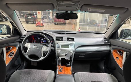 Toyota Camry, 2011 год, 1 250 000 рублей, 18 фотография