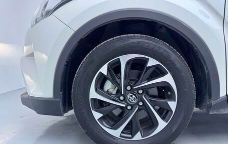 Toyota C-HR I рестайлинг, 2021 год, 1 690 277 рублей, 19 фотография