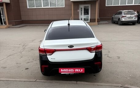 KIA Rio IV, 2017 год, 900 000 рублей, 2 фотография