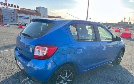 Renault Sandero II рестайлинг, 2017 год, 650 000 рублей, 24 фотография