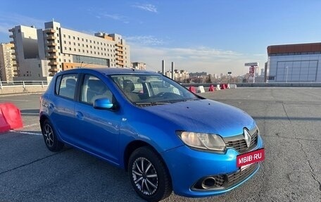 Renault Sandero II рестайлинг, 2017 год, 650 000 рублей, 21 фотография