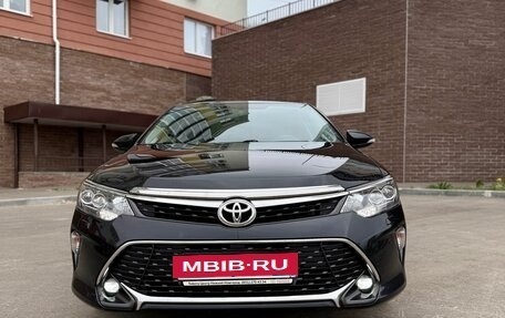 Toyota Camry, 2018 год, 2 550 000 рублей, 4 фотография