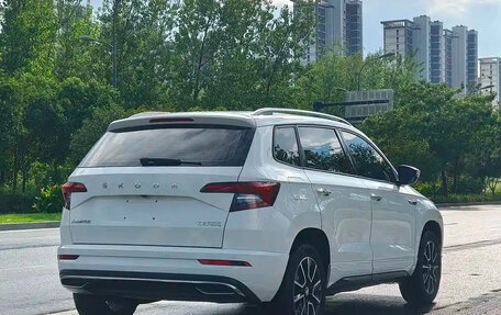 Skoda Karoq I, 2022 год, 1 610 000 рублей, 6 фотография