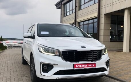 KIA Carnival III, 2019 год, 1 999 000 рублей, 1 фотография