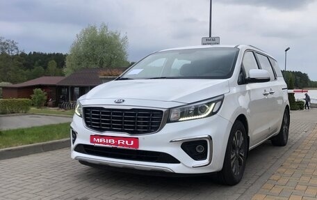 KIA Carnival III, 2019 год, 1 999 000 рублей, 3 фотография