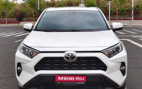 Toyota RAV4, 2022 год, 2 100 000 рублей, 2 фотография