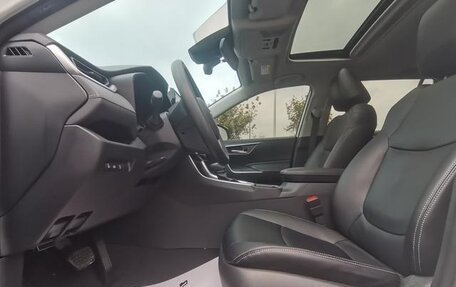 Toyota RAV4, 2022 год, 2 100 000 рублей, 14 фотография