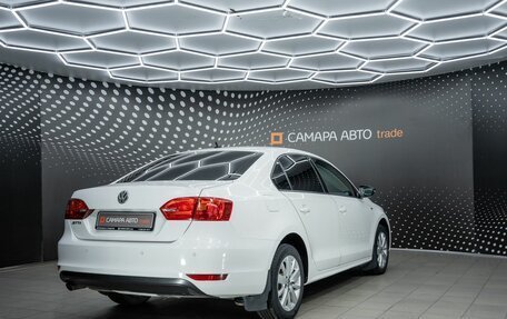 Volkswagen Jetta VI, 2013 год, 880 000 рублей, 2 фотография
