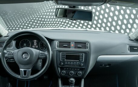 Volkswagen Jetta VI, 2013 год, 880 000 рублей, 14 фотография