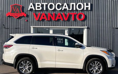 Toyota Highlander III, 2014 год, 2 950 000 рублей, 4 фотография