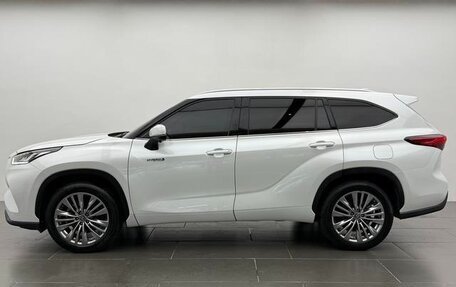 Toyota Highlander, 2022 год, 3 150 000 рублей, 8 фотография