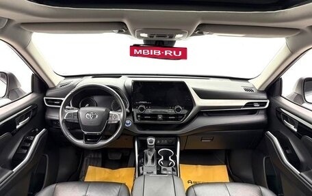 Toyota Highlander, 2022 год, 3 150 000 рублей, 9 фотография