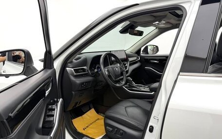 Toyota Highlander, 2022 год, 3 150 000 рублей, 11 фотография