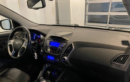 Hyundai ix35 I рестайлинг, 2011 год, 1 078 000 рублей, 10 фотография