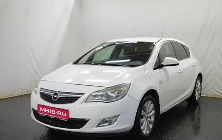 Opel Astra J, 2011 год, 638 000 рублей, 1 фотография