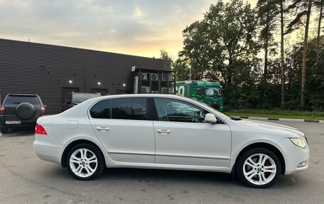 Skoda Superb III рестайлинг, 2011 год, 965 000 рублей, 4 фотография