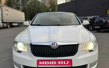 Skoda Superb III рестайлинг, 2011 год, 965 000 рублей, 2 фотография
