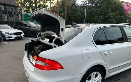 Skoda Superb III рестайлинг, 2011 год, 965 000 рублей, 22 фотография