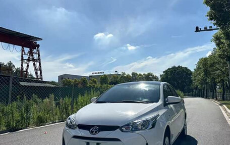 Toyota Yaris, 2022 год, 1 020 000 рублей, 2 фотография