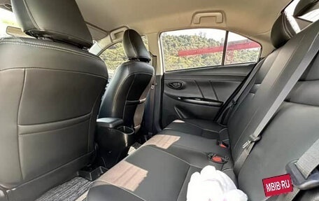 Toyota Yaris, 2022 год, 1 020 000 рублей, 5 фотография