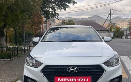 Hyundai Solaris II рестайлинг, 2019 год, 1 250 000 рублей, 1 фотография