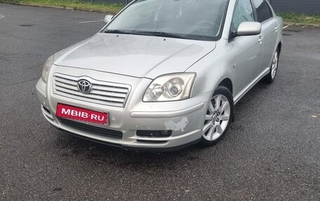 Toyota Avensis III рестайлинг, 2005 год, 870 000 рублей, 1 фотография