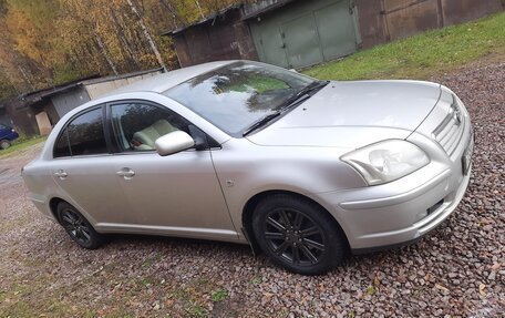 Toyota Avensis III рестайлинг, 2005 год, 870 000 рублей, 3 фотография