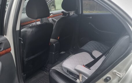 Toyota Avensis III рестайлинг, 2005 год, 870 000 рублей, 14 фотография