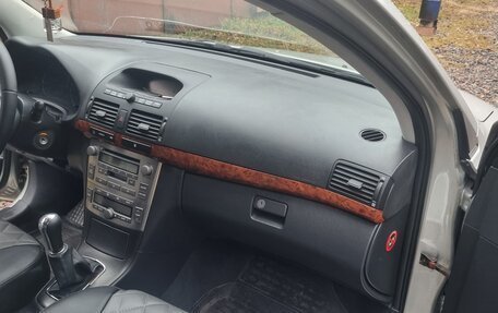 Toyota Avensis III рестайлинг, 2005 год, 870 000 рублей, 19 фотография