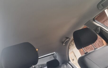 Toyota Avensis III рестайлинг, 2005 год, 870 000 рублей, 20 фотография