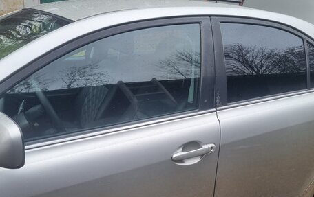 Toyota Avensis III рестайлинг, 2005 год, 870 000 рублей, 26 фотография