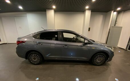 Hyundai Solaris II рестайлинг, 2018 год, 965 000 рублей, 2 фотография