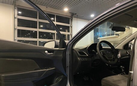 Hyundai Solaris II рестайлинг, 2018 год, 965 000 рублей, 21 фотография