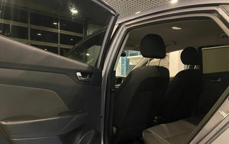 Hyundai Solaris II рестайлинг, 2018 год, 965 000 рублей, 24 фотография