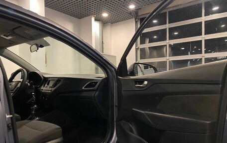 Hyundai Solaris II рестайлинг, 2018 год, 965 000 рублей, 27 фотография