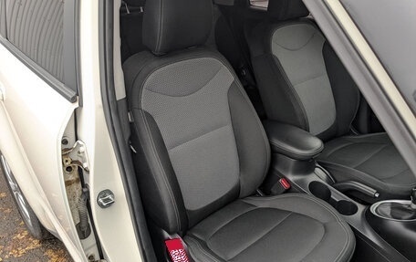 KIA Soul II рестайлинг, 2017 год, 1 350 000 рублей, 24 фотография