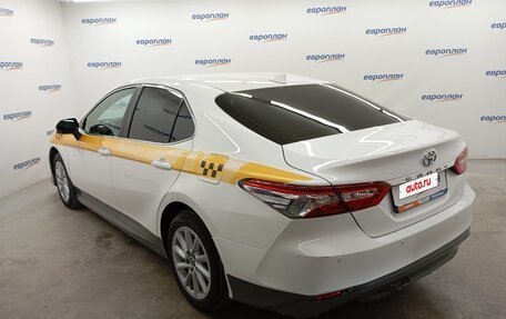 Toyota Camry, 2021 год, 2 090 000 рублей, 6 фотография