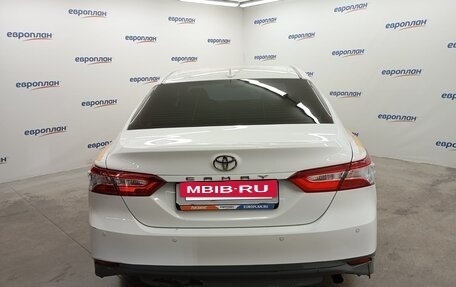 Toyota Camry, 2021 год, 2 090 000 рублей, 5 фотография