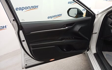 Toyota Camry, 2021 год, 2 090 000 рублей, 14 фотография